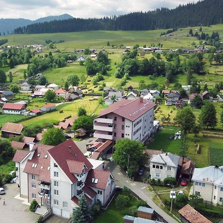Hotel Eden Garden Spa Кимпулунг-Молдовенеск Екстер'єр фото